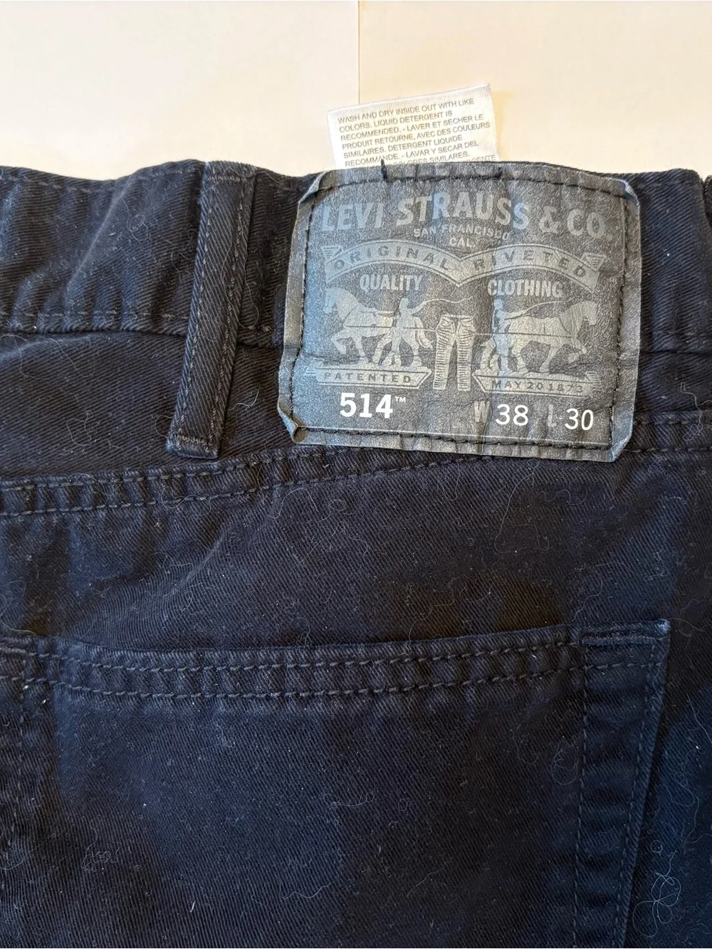 LEVI'S 514 BLACK STRAIGHT LEG JEANS 38x30. EUC
